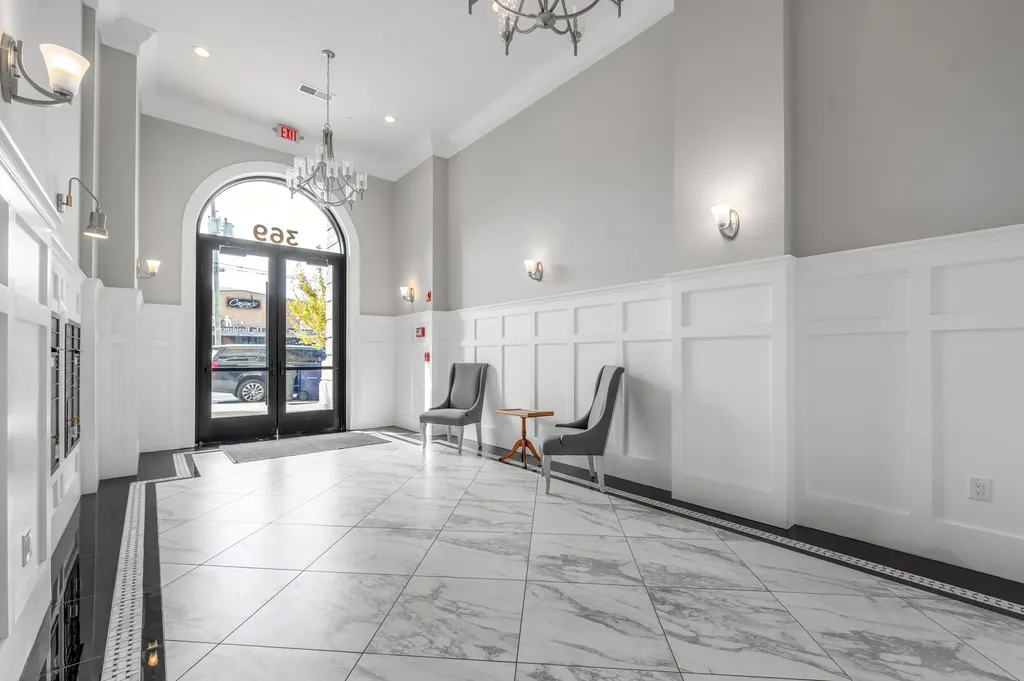 369 E Main Street Lexington KY 40507