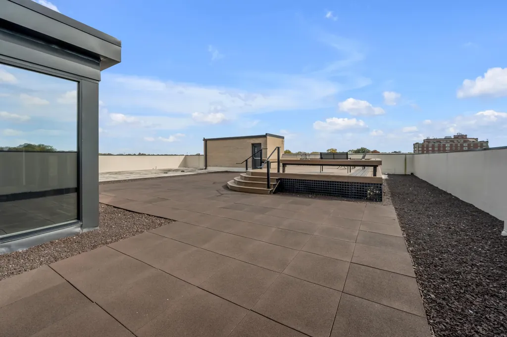 369 E Main Street Lexington KY 40507
