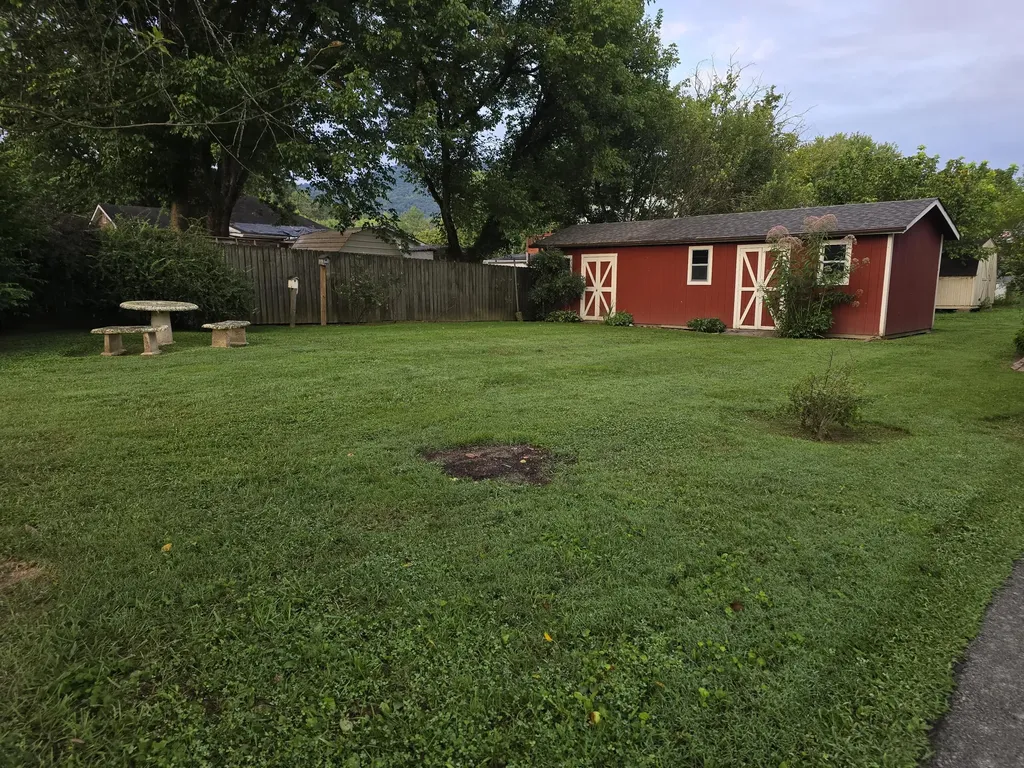 1203 Winchester Avenue Middlesboro KY 40965