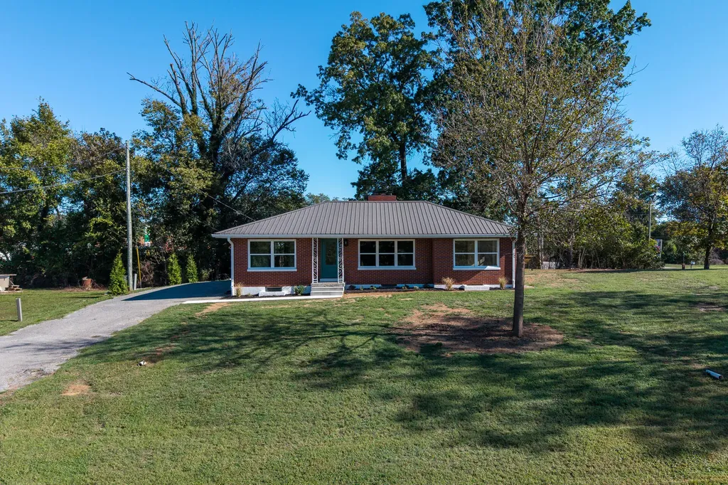 74 Summit Burnside KY 42519