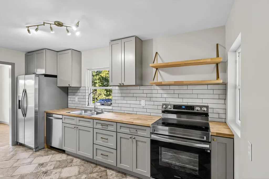74 Summit Burnside KY 42519