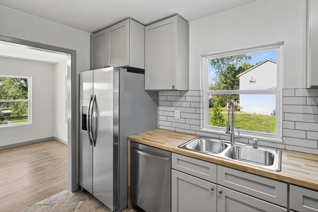 74 Summit Burnside KY 42519