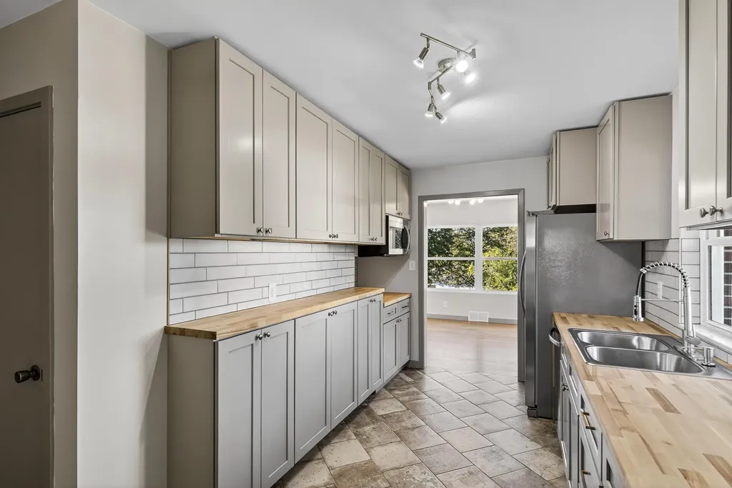 74 Summit Burnside KY 42519