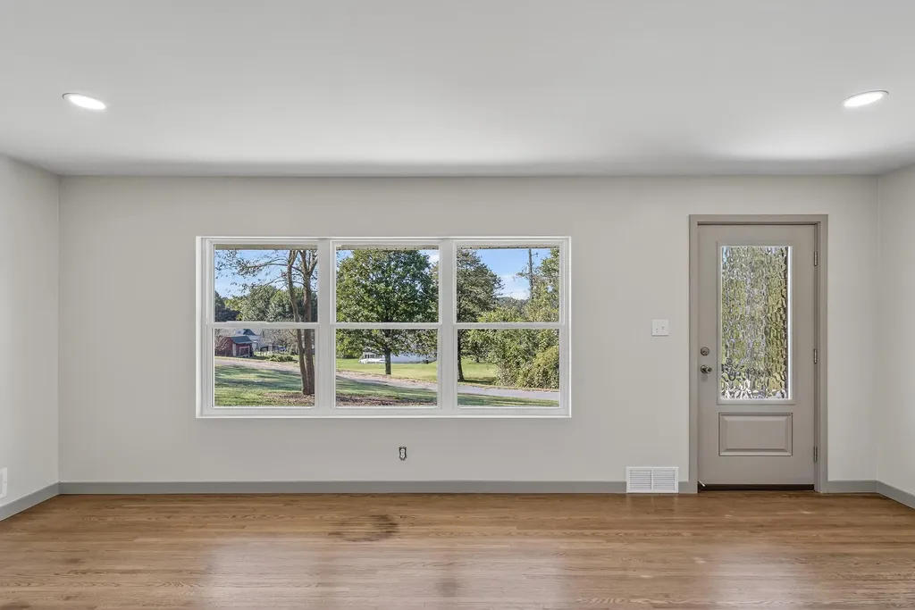 74 Summit Burnside KY 42519