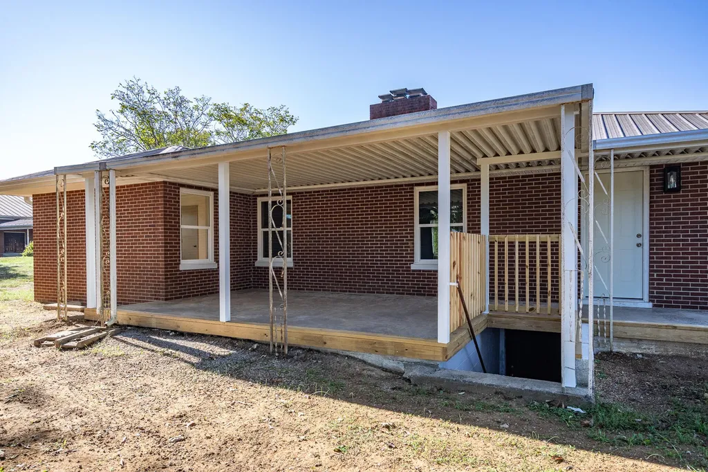 74 Summit Burnside KY 42519