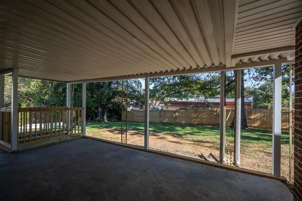 74 Summit Burnside KY 42519