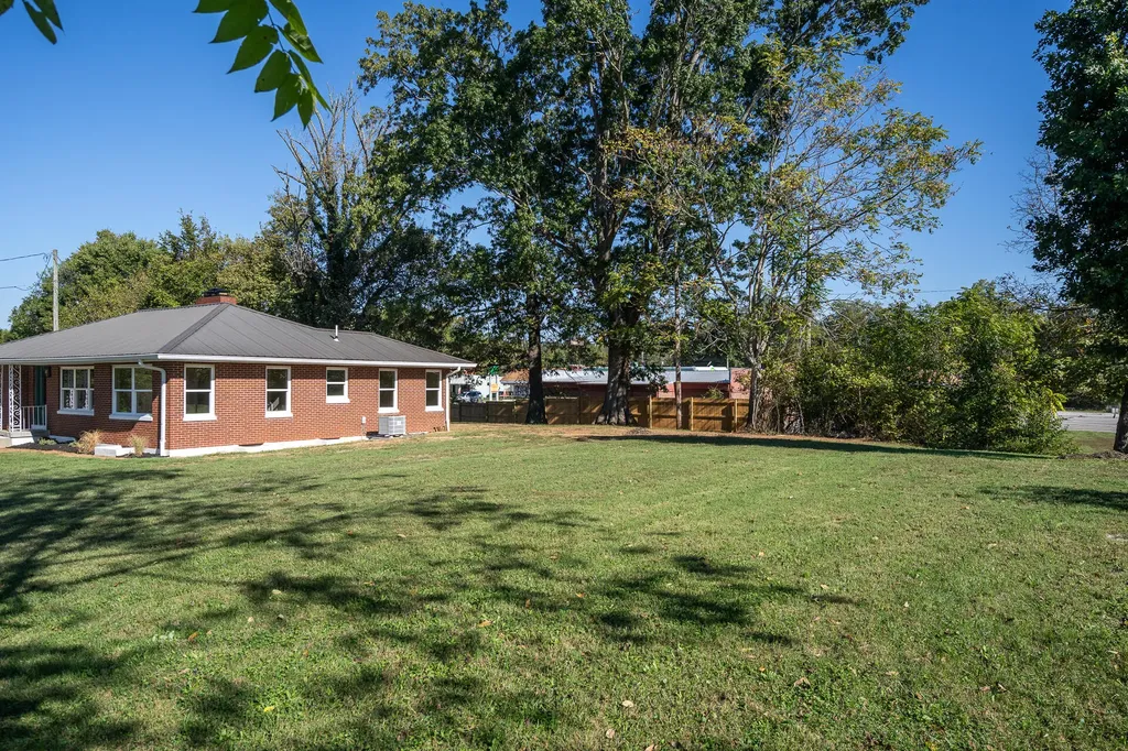74 Summit Burnside KY 42519