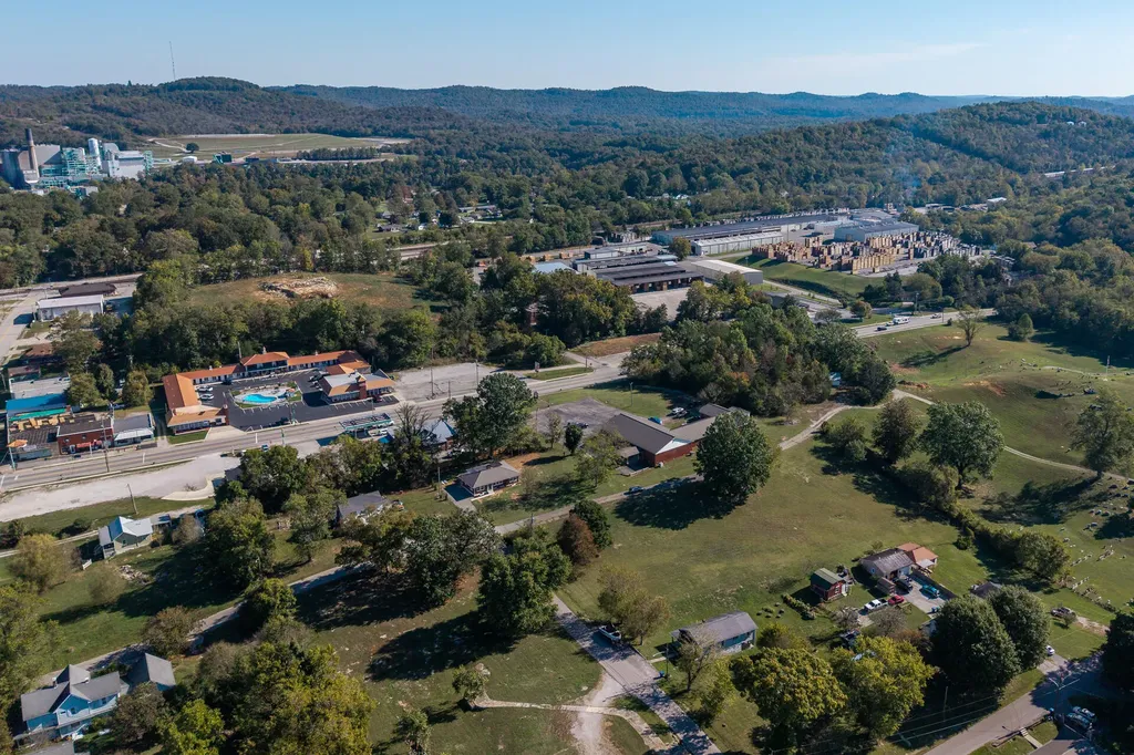 74 Summit Burnside KY 42519