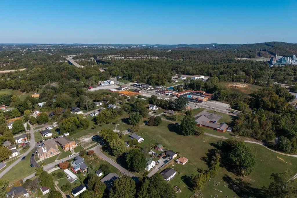 74 Summit Burnside KY 42519