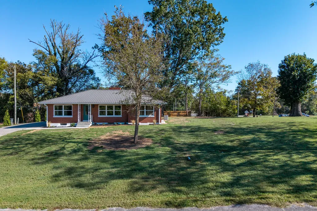 74 Summit Burnside KY 42519