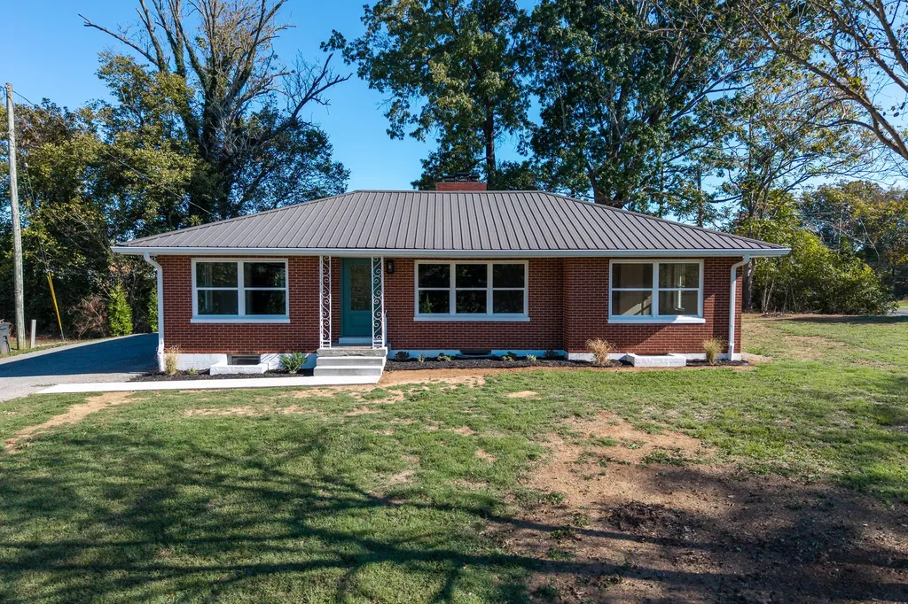 74 Summit Burnside KY 42519