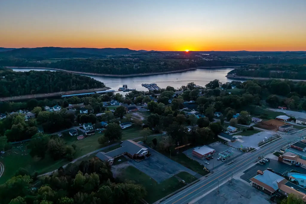 74 Summit Burnside KY 42519