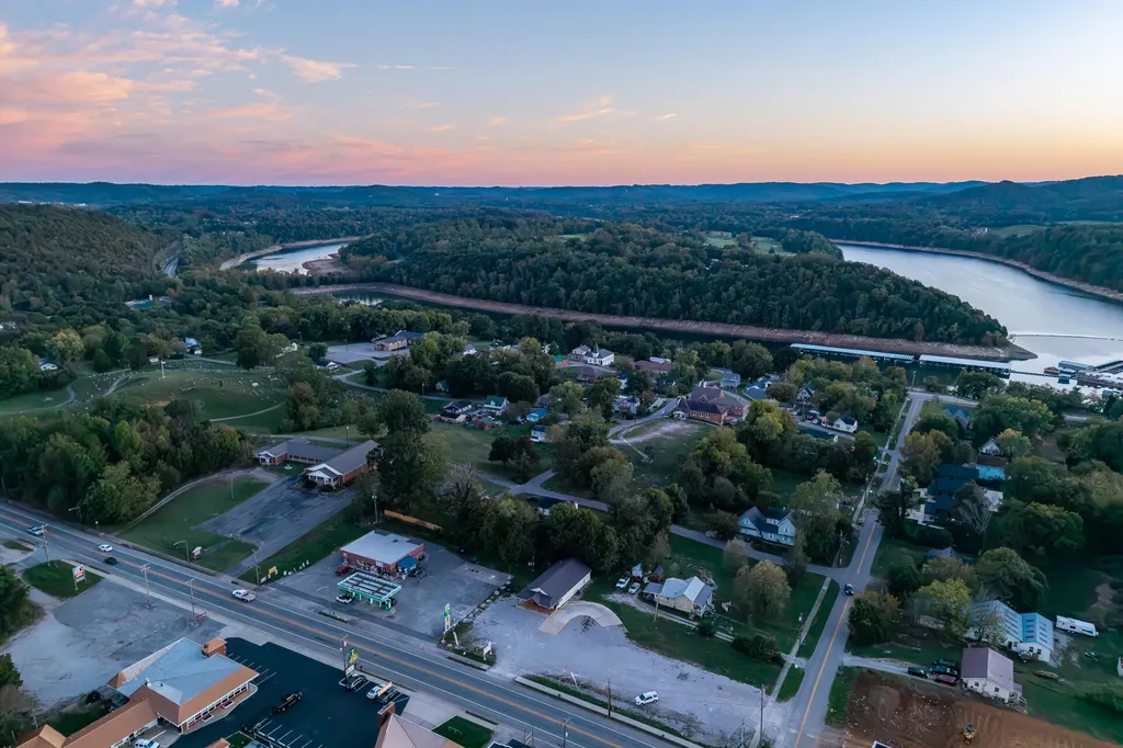 74 Summit Burnside KY 42519