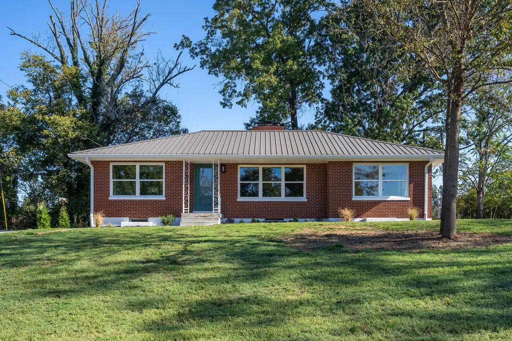 74 Summit Burnside KY 42519