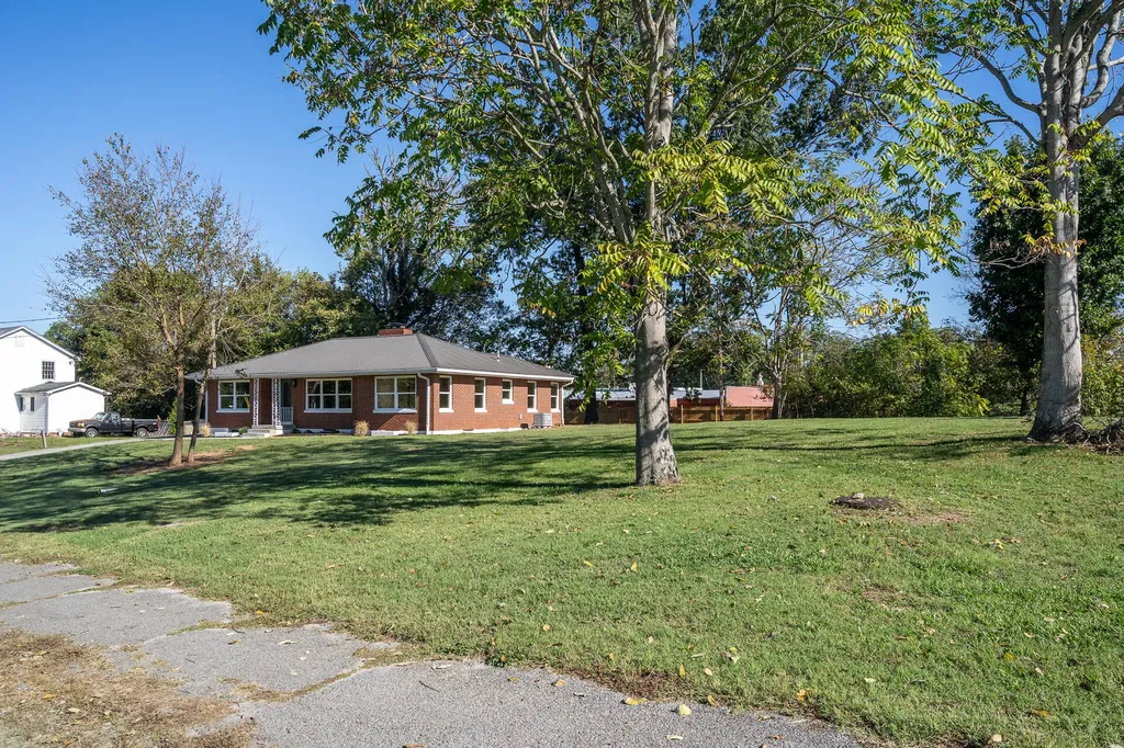 74 Summit Burnside KY 42519