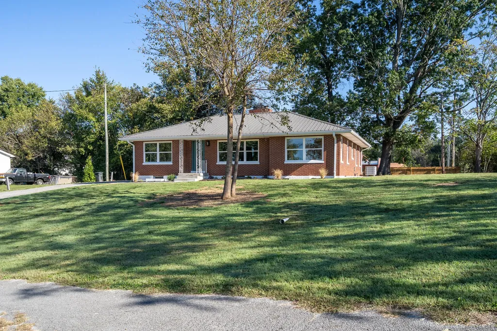 74 Summit Burnside KY 42519
