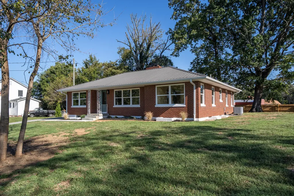 74 Summit Burnside KY 42519