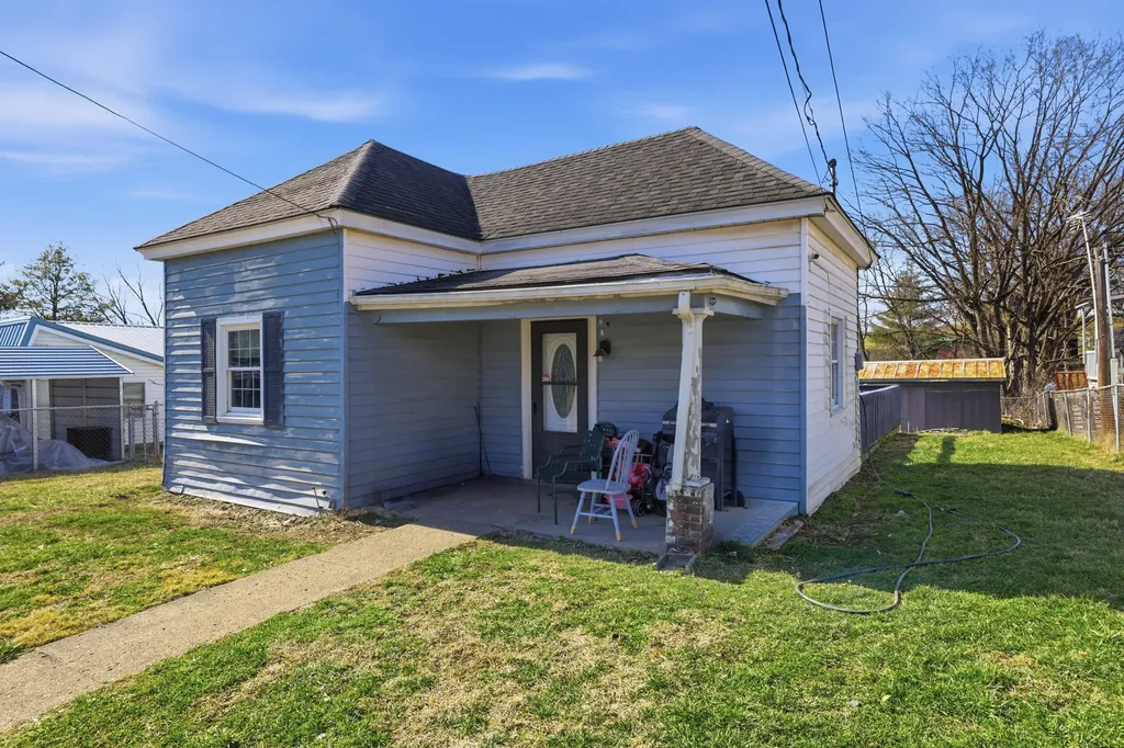 303 Trigg Street Millersburg KY 40348