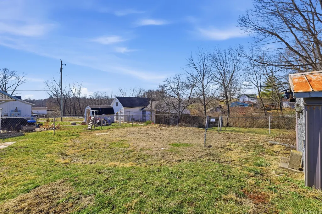303 Trigg Street Millersburg KY 40348