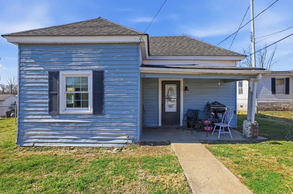 303 Trigg Street Millersburg KY 40348