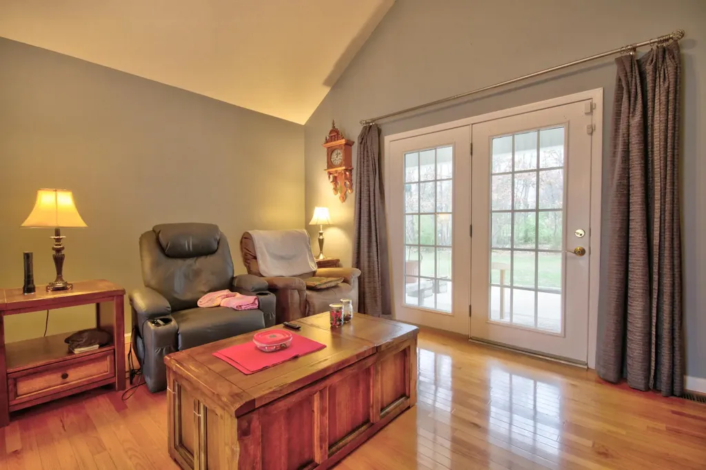 1028 Burnell Drive Berea KY 40403