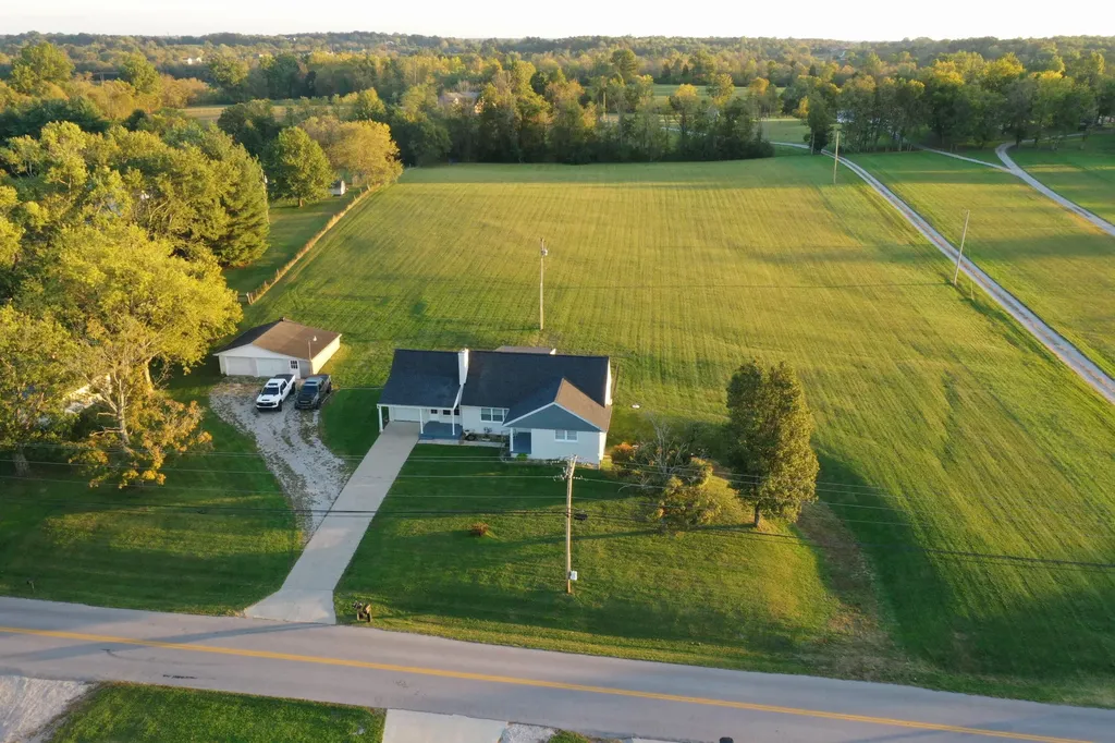 1307 Alton Station Road Lawrenceburg KY 40342