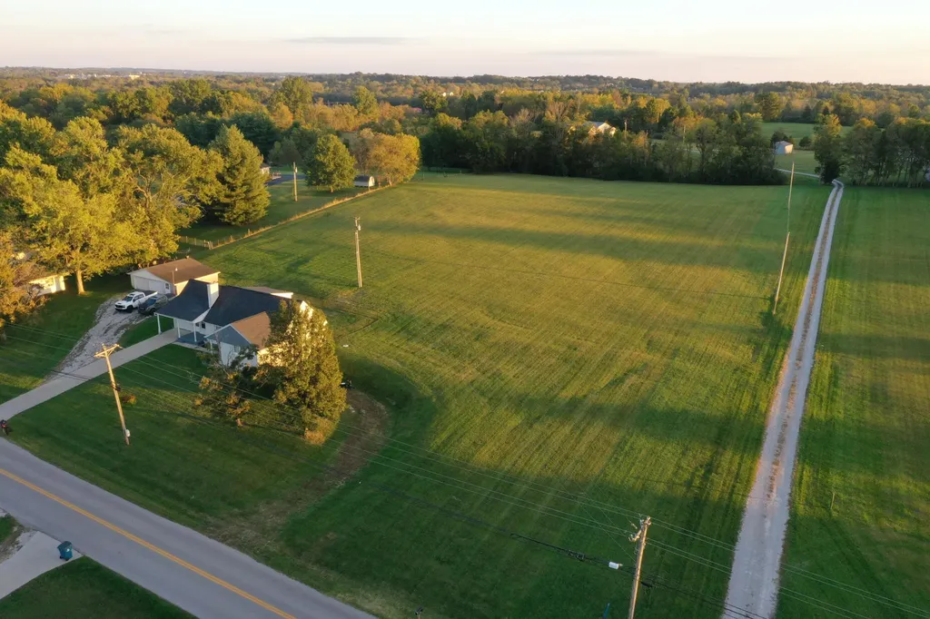 1307 Alton Station Road Lawrenceburg KY 40342