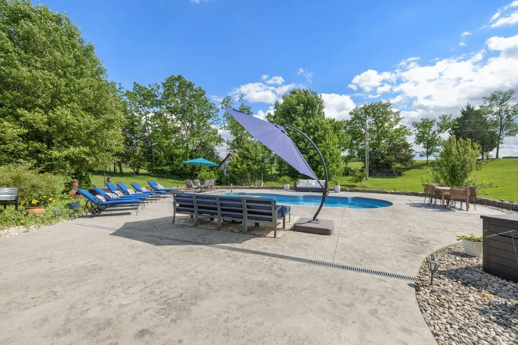 1658 Bypass South Lawrenceburg KY 40342