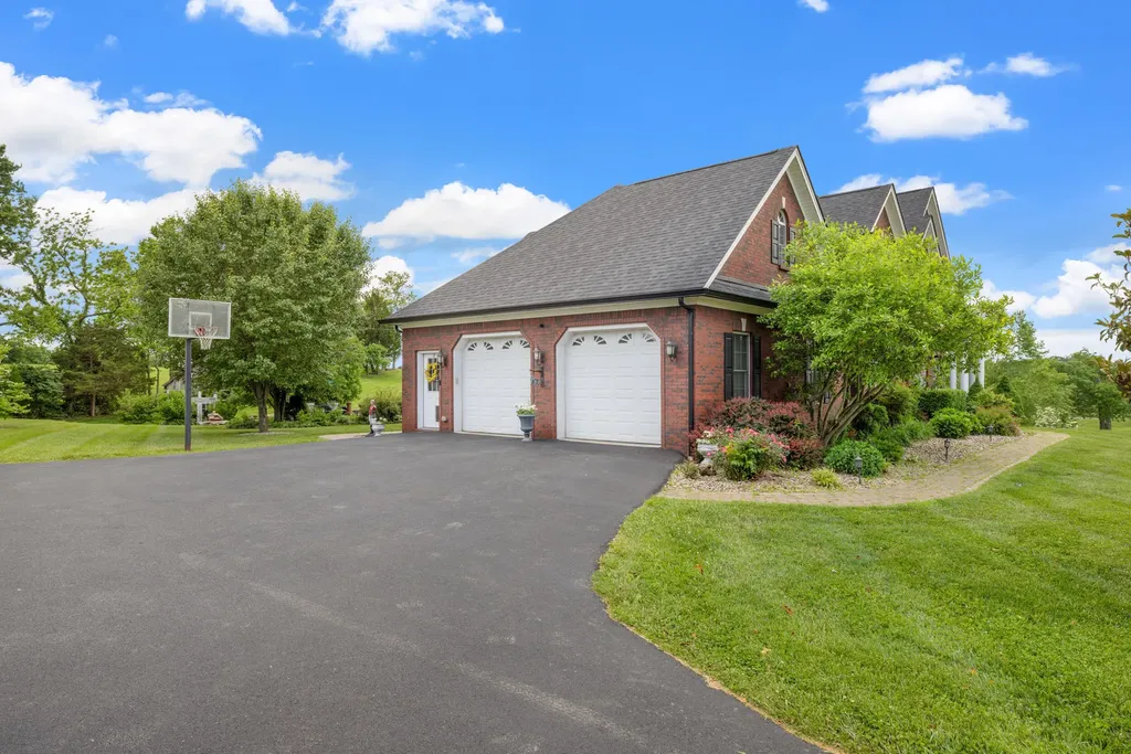 1658 Bypass South Lawrenceburg KY 40342