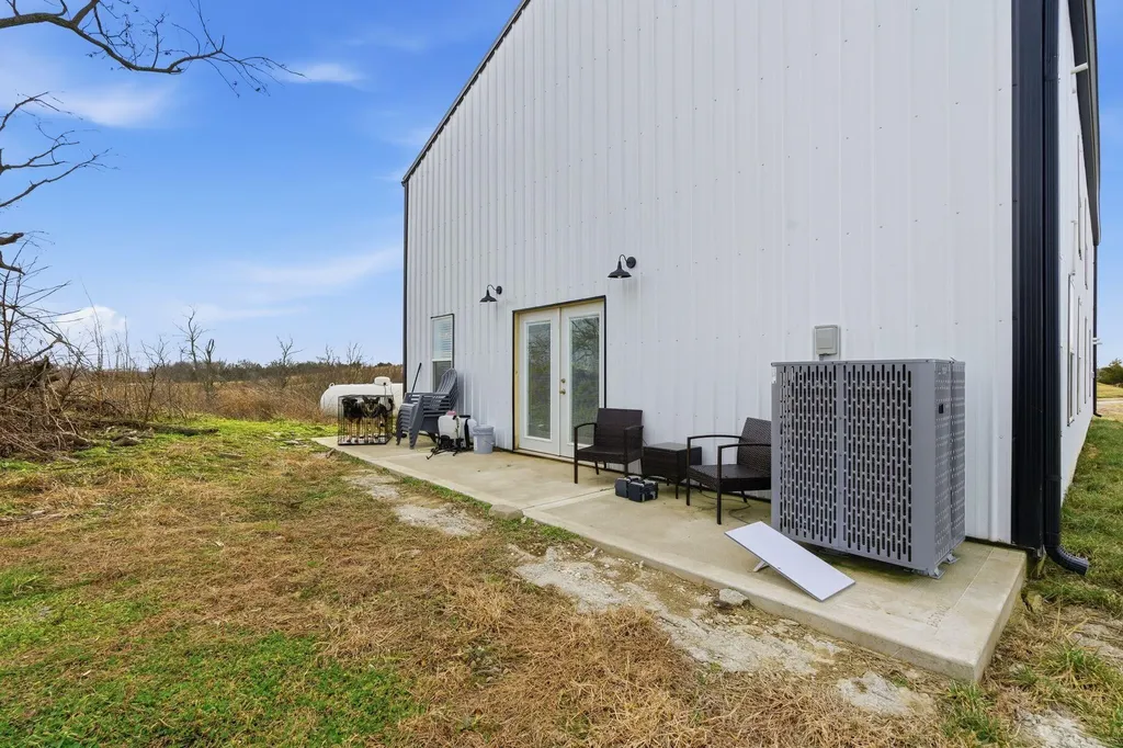 1174 Hughes Lane Cynthiana KY 41031