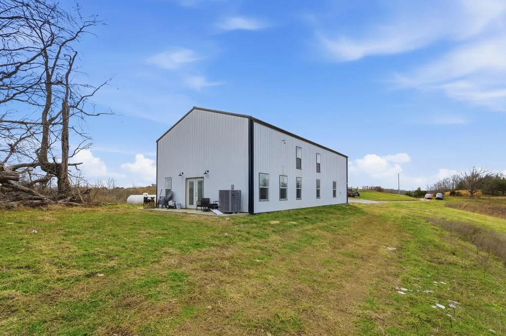 1174 Hughes Lane Cynthiana KY 41031