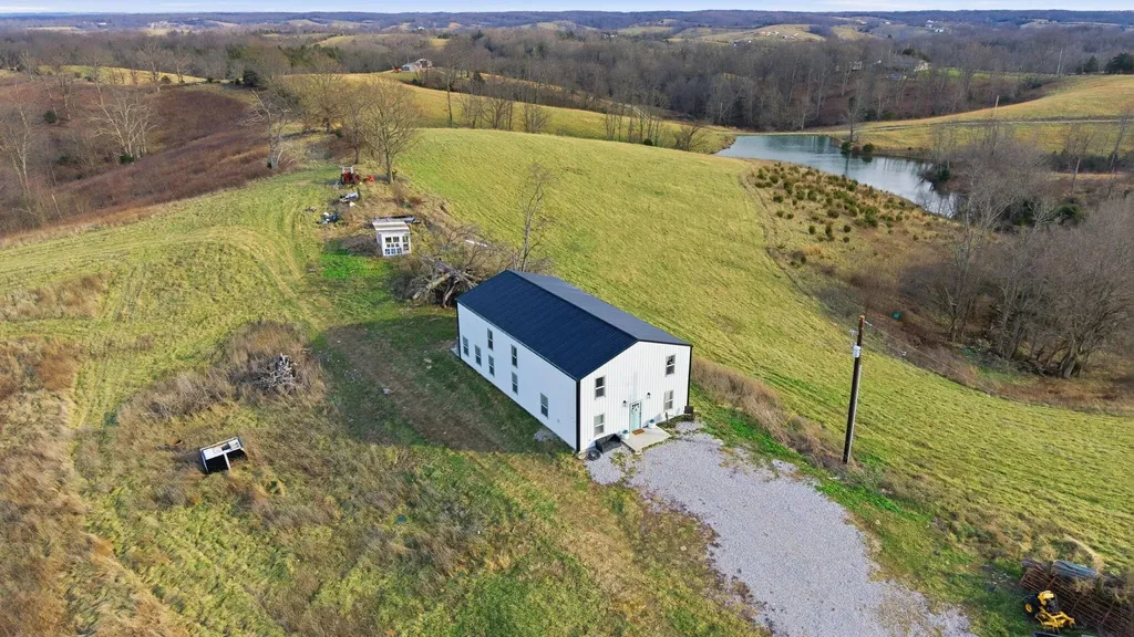 1174 Hughes Lane Cynthiana KY 41031