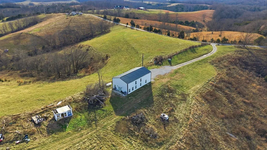 1174 Hughes Lane Cynthiana KY 41031