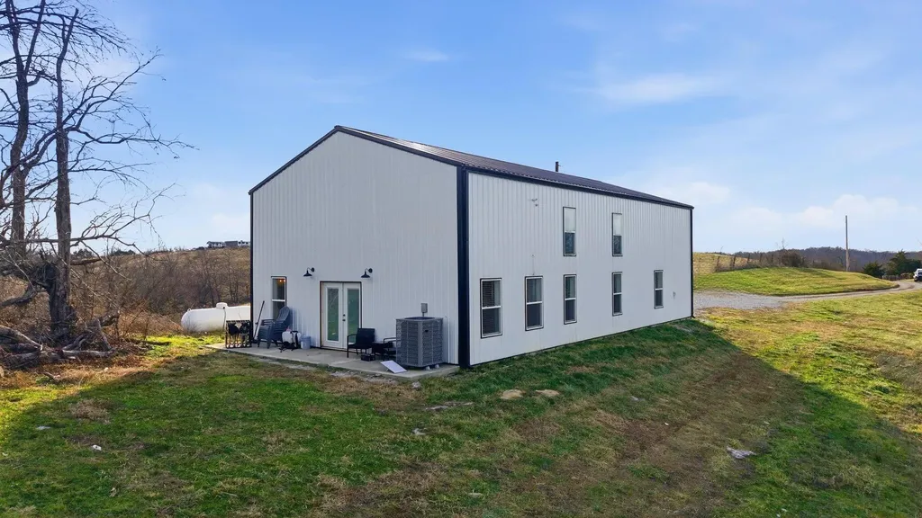 1174 Hughes Lane Cynthiana KY 41031