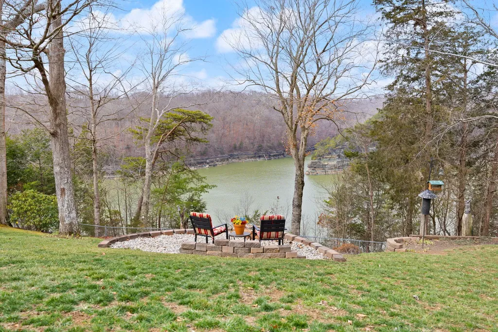 512 Water Cliff Drive Somerset KY 42503