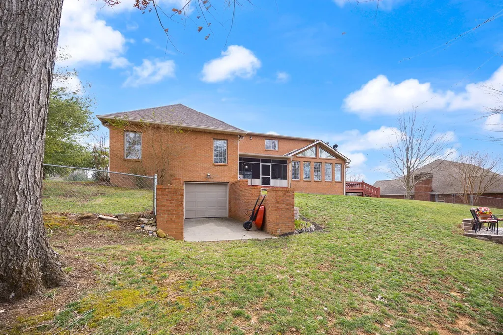 512 Water Cliff Drive Somerset KY 42503
