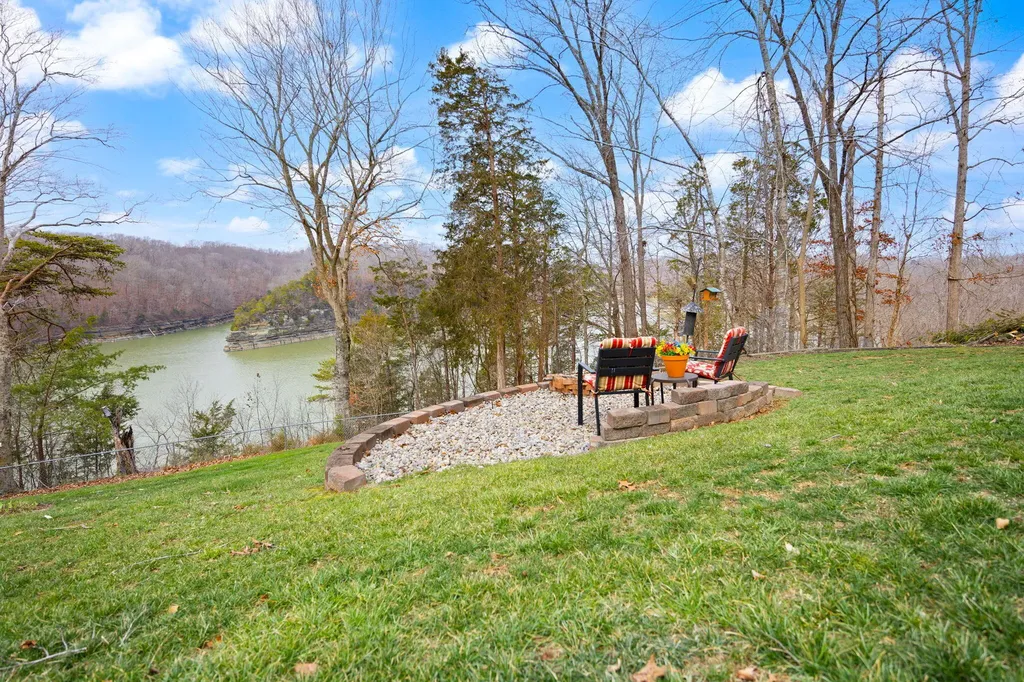 512 Water Cliff Drive Somerset KY 42503