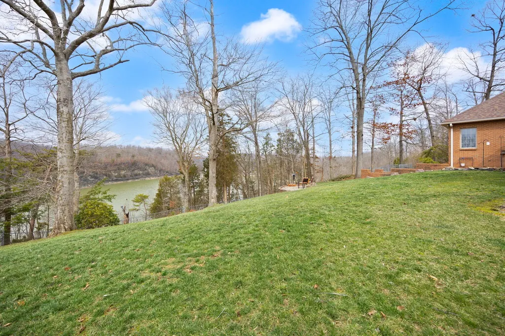 512 Water Cliff Drive Somerset KY 42503