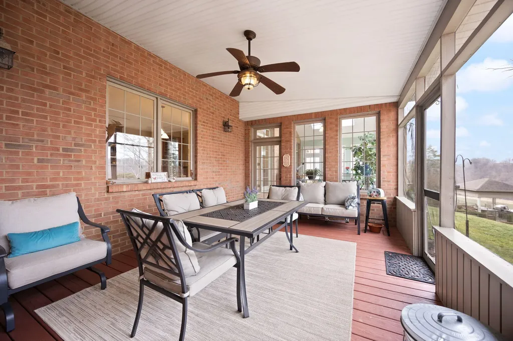 512 Water Cliff Drive Somerset KY 42503