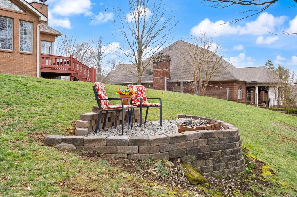 512 Water Cliff Drive Somerset KY 42503