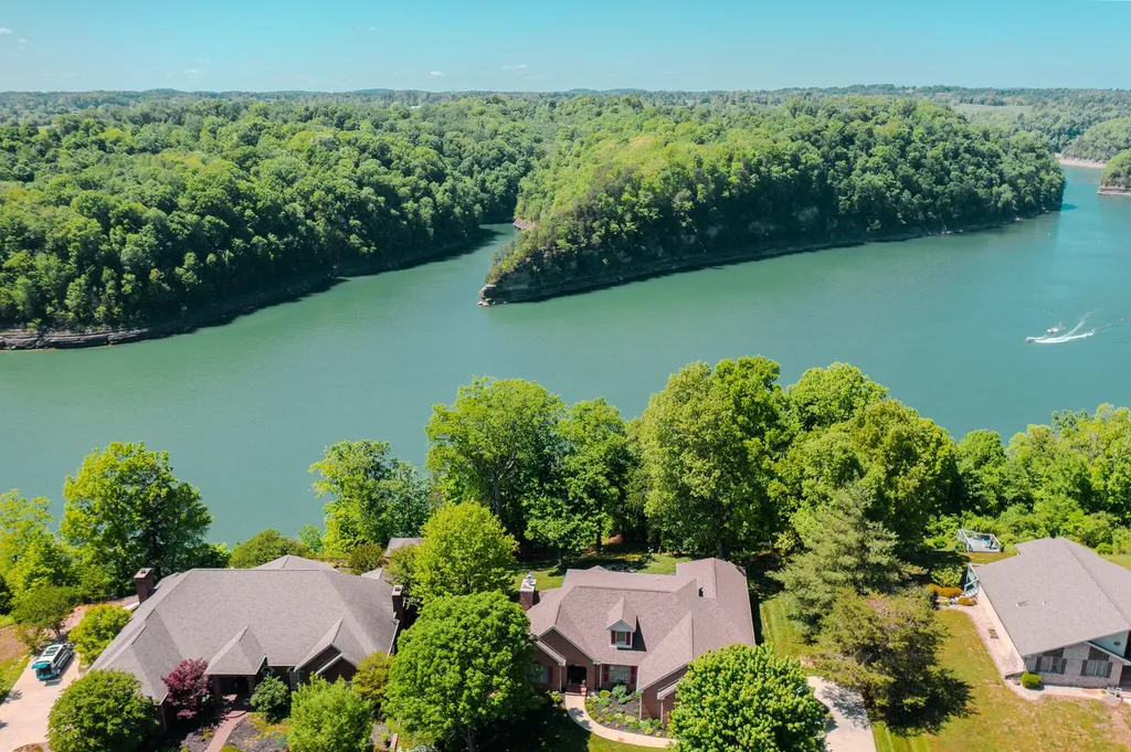 512 Water Cliff Drive Somerset KY 42503