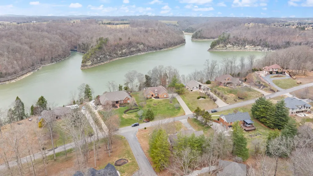 512 Water Cliff Drive Somerset KY 42503