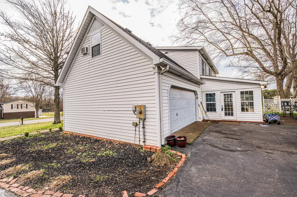 255 Greta Drive Alvaton KY 42122