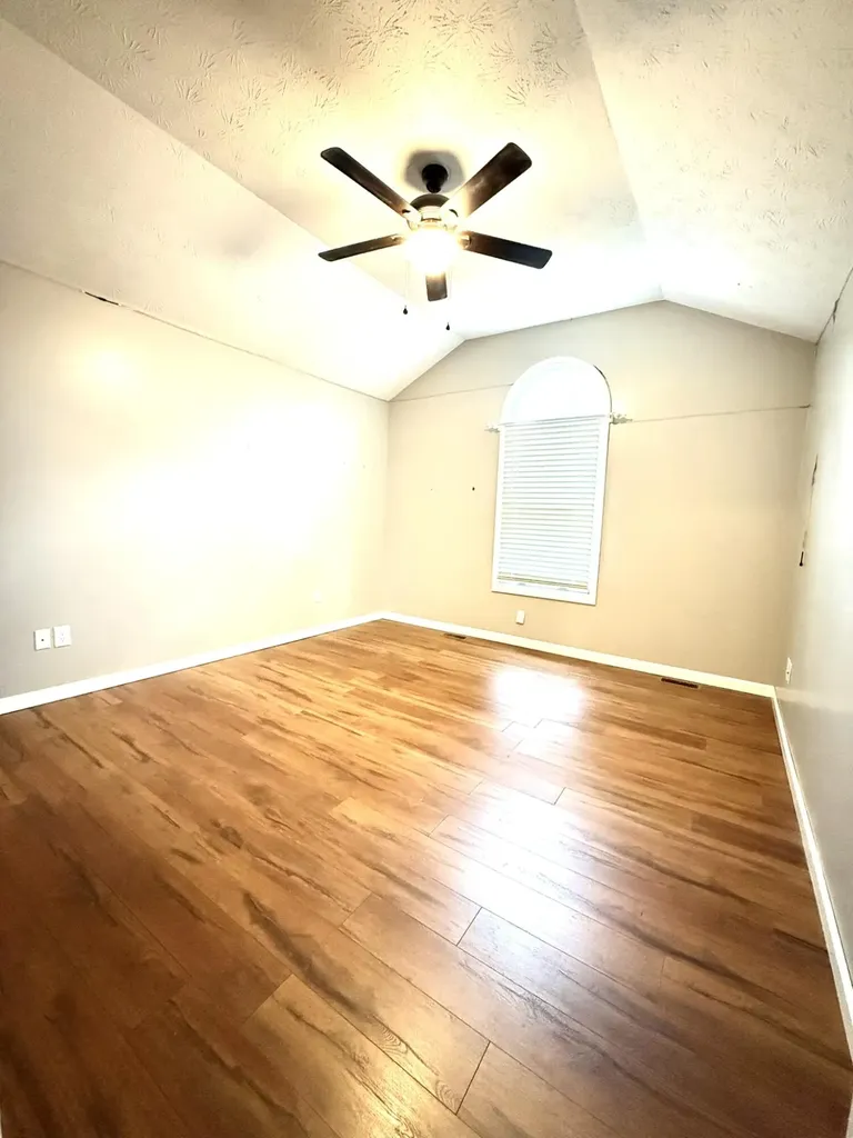 212 S Loop Drive Stanford KY 40484