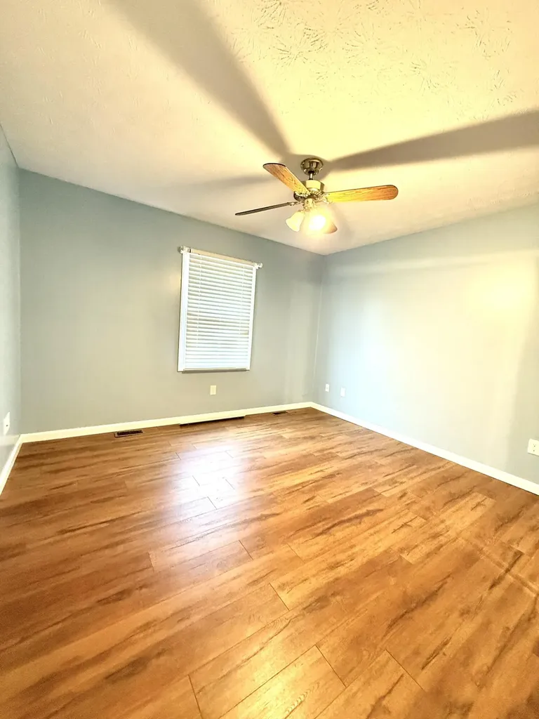 212 S Loop Drive Stanford KY 40484