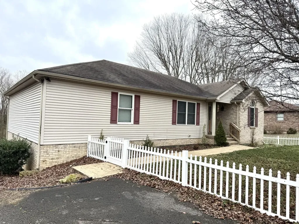 212 S Loop Drive Stanford KY 40484