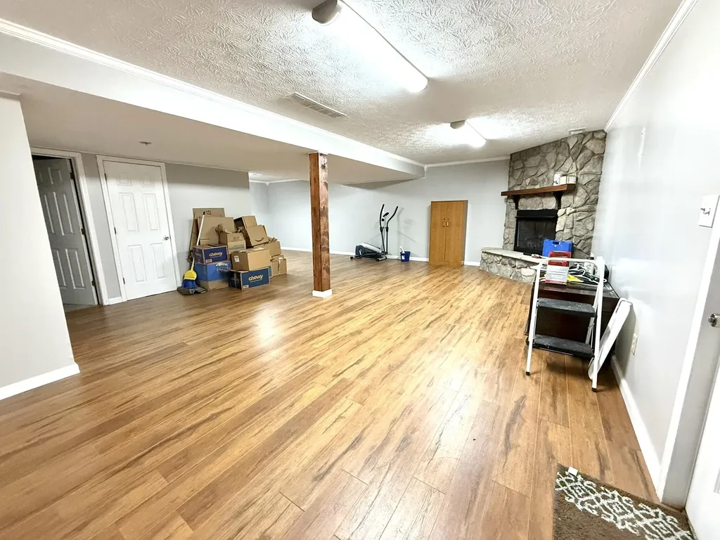 212 S Loop Drive Stanford KY 40484