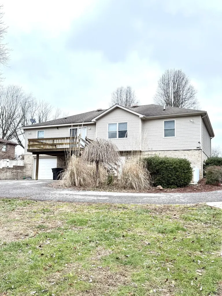 212 S Loop Drive Stanford KY 40484