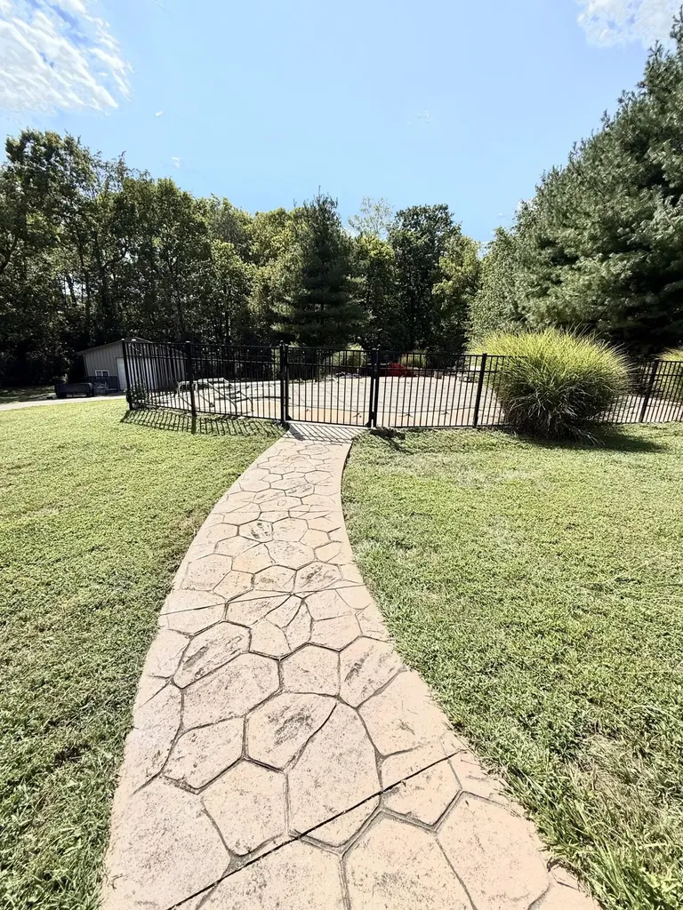 212 S Loop Drive Stanford KY 40484