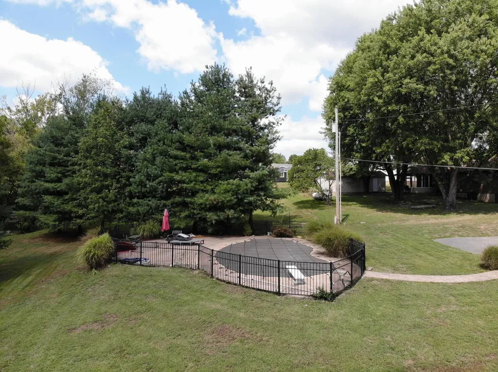 212 S Loop Drive Stanford KY 40484